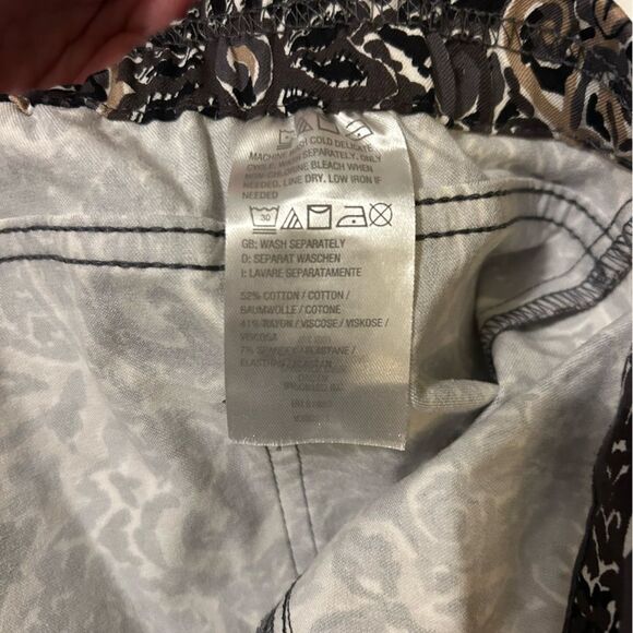 NWOT Isaac Mizrahi Live! 24/7 Stretch Paisley Pants size 32W - Picture 10 of 10
